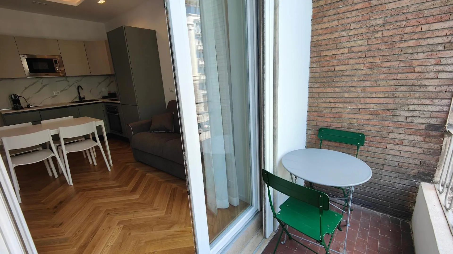 Doria 10 Next To Train Station Apartment Milan Italy